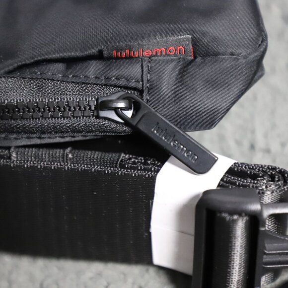 Disney x Lululemon Everywhere Belt Bag Black Mickey Mouse 1L Fanny Pack NW - Picture 4 of 11